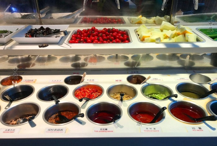 海底撈的小料臺.jpg 海底撈的小料臺.jpg