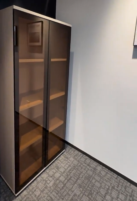 給員工準(zhǔn)備放衣服的小柜子.png 給員工準(zhǔn)備放衣服的小柜子.png