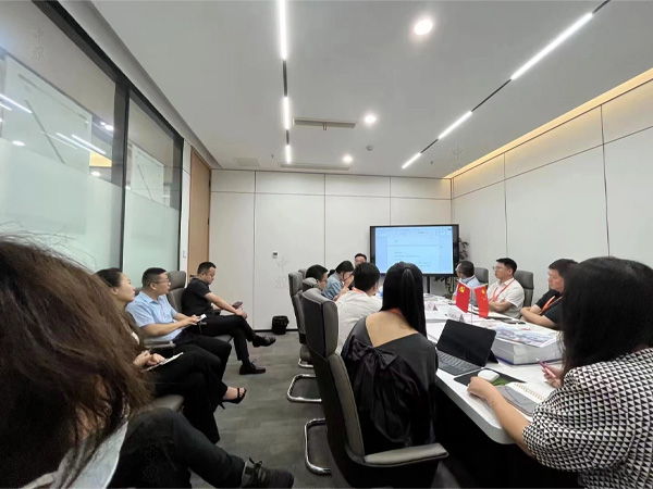 開會討論企業(yè)是否符合標(biāo)準(zhǔn).jpg 開會討論企業(yè)是否符合標(biāo)準(zhǔn).jpg