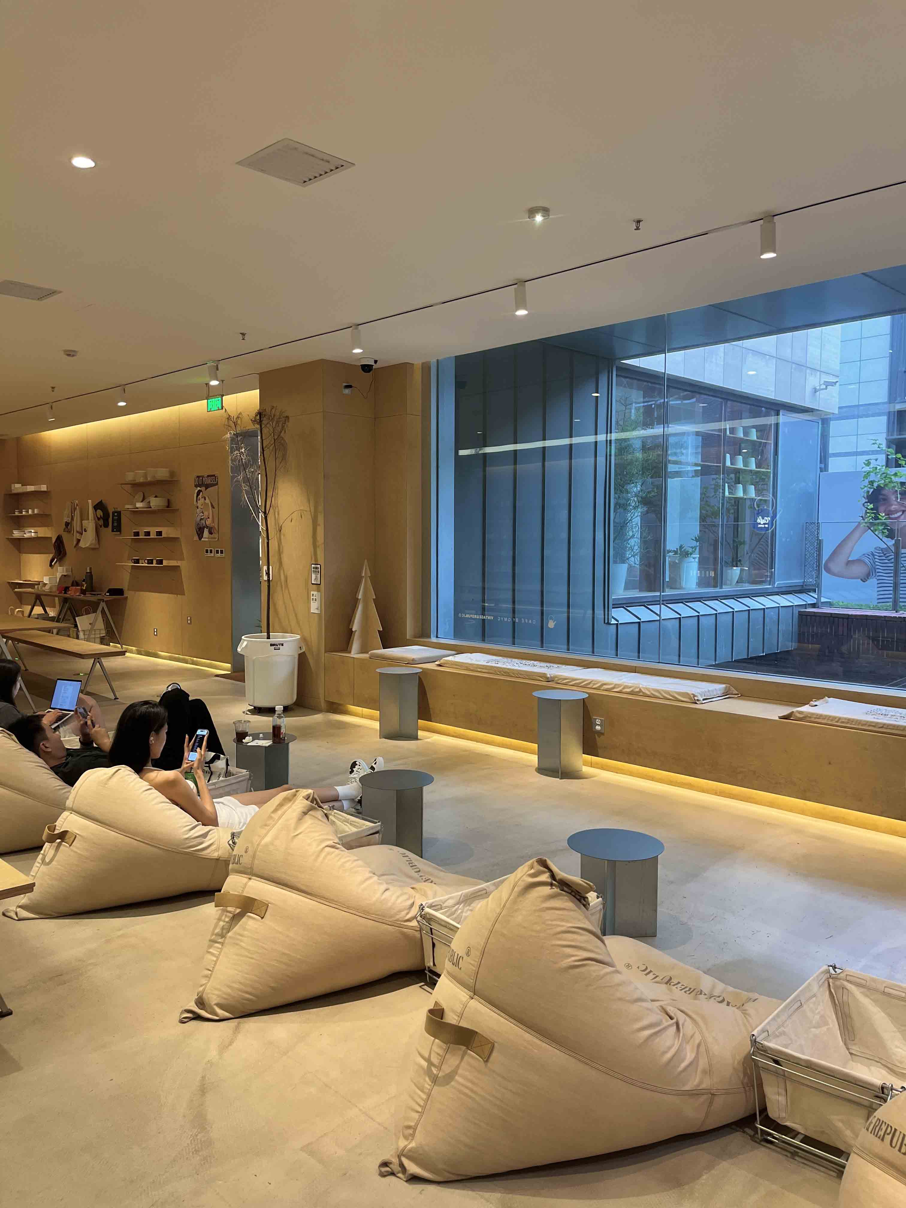 北京前門附近的一家咖啡館.jpg 北京前門附近的一家咖啡館.jpg