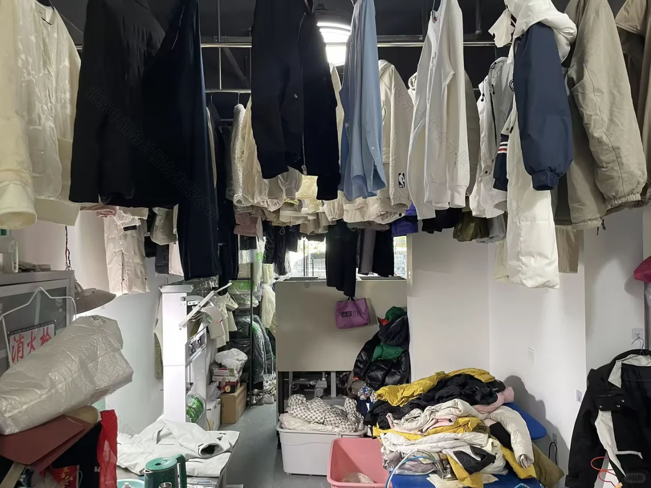 已經(jīng)洗干凈了，現(xiàn)在是掛起來了一部分