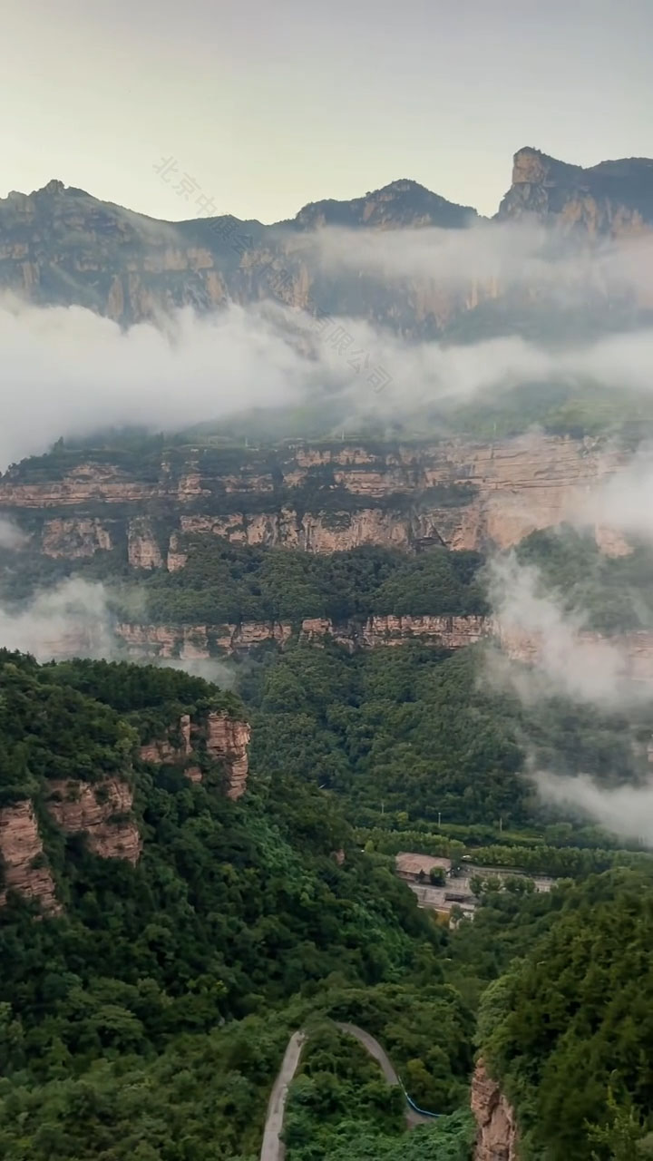 這種呂瑩景點都需要自己做好安全防護.jpg 這種呂瑩景點都需要自己做好安全防護.jpg
