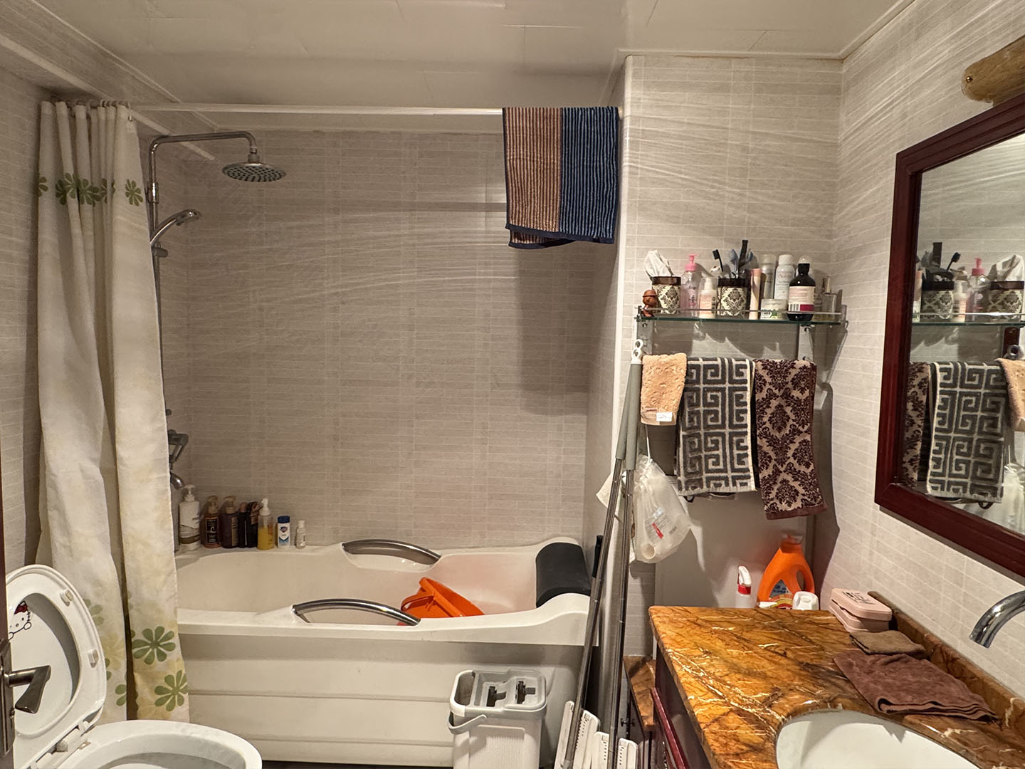 新租房的衛(wèi)生間.jpg 新租房的衛(wèi)生間.jpg