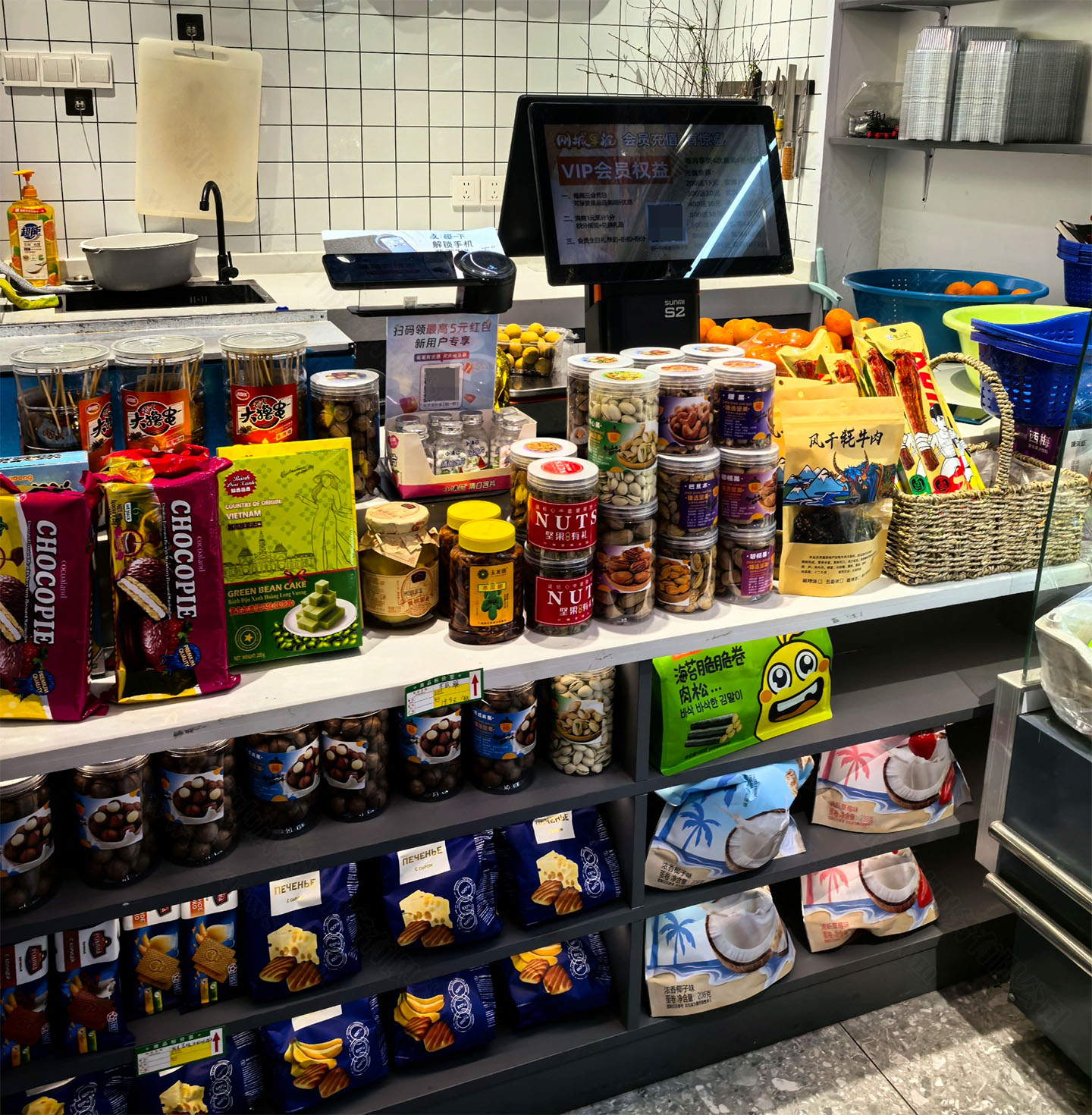 這是水果店的收銀臺(tái).jpg