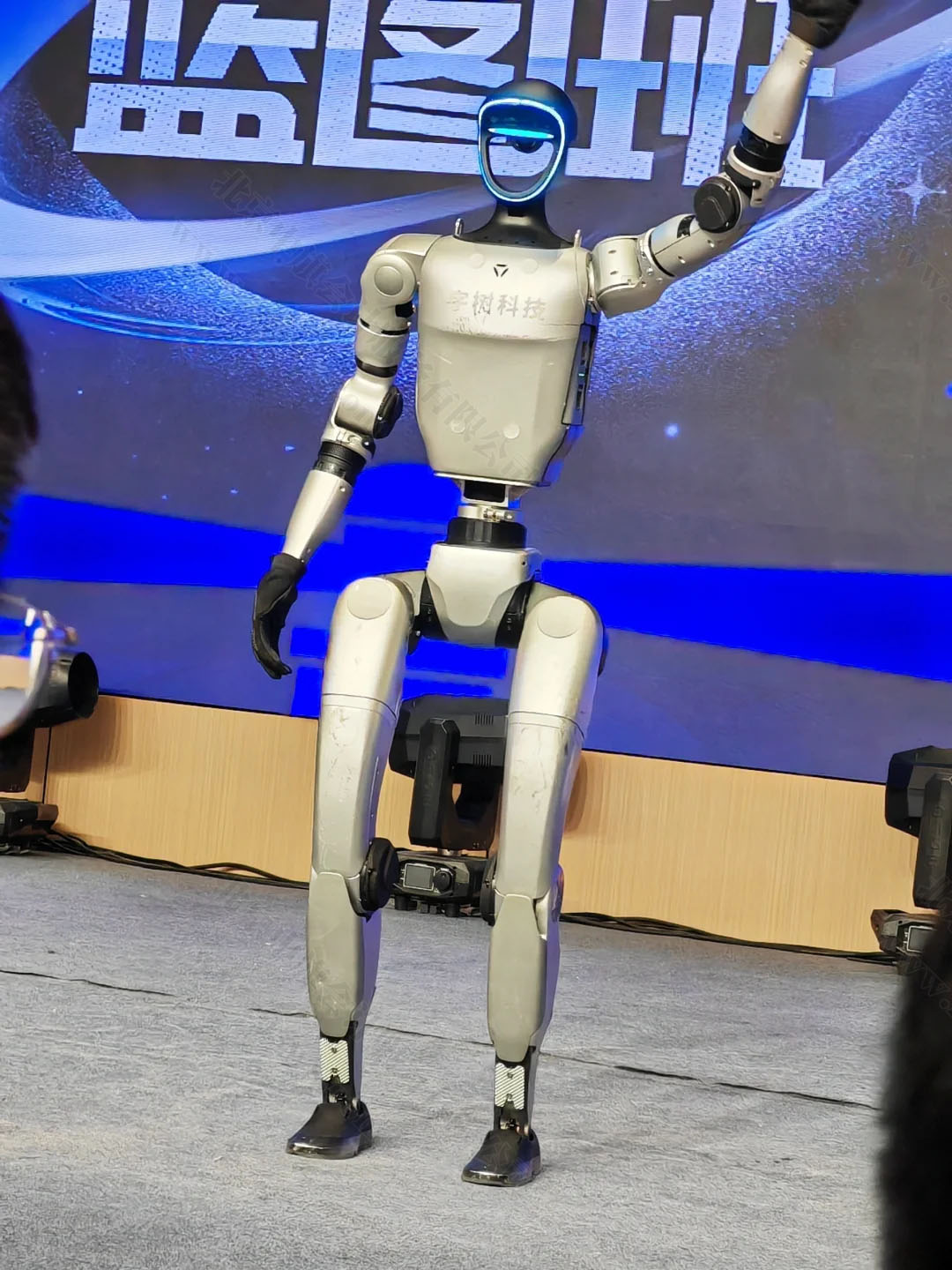 宇樹科技的機(jī)器人.jpg 宇樹科技的機(jī)器人.jpg