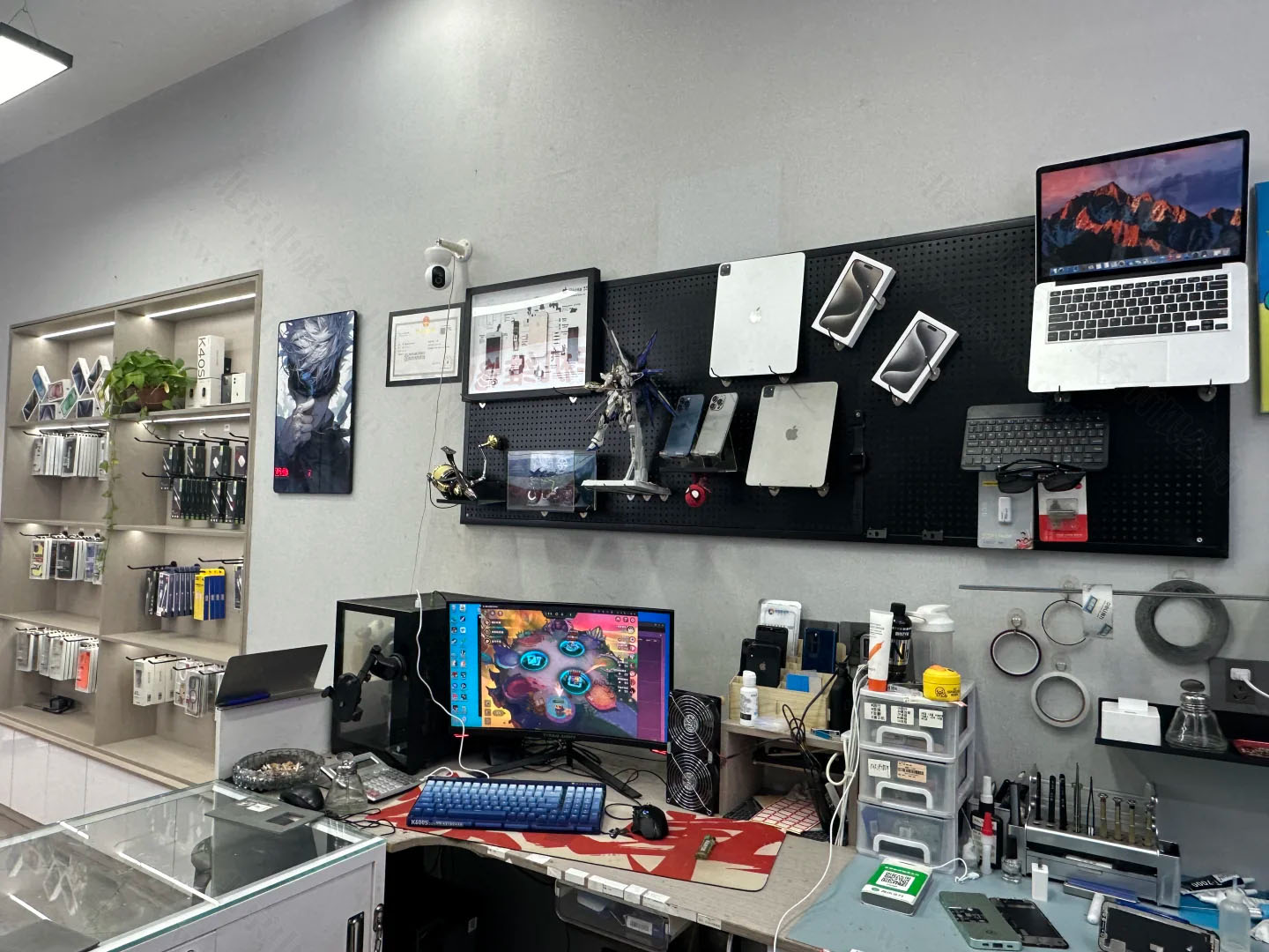 樓下新開(kāi)的個(gè)人電子企業(yè)店.jpg 樓下新開(kāi)的個(gè)人電子企業(yè)店.jpg