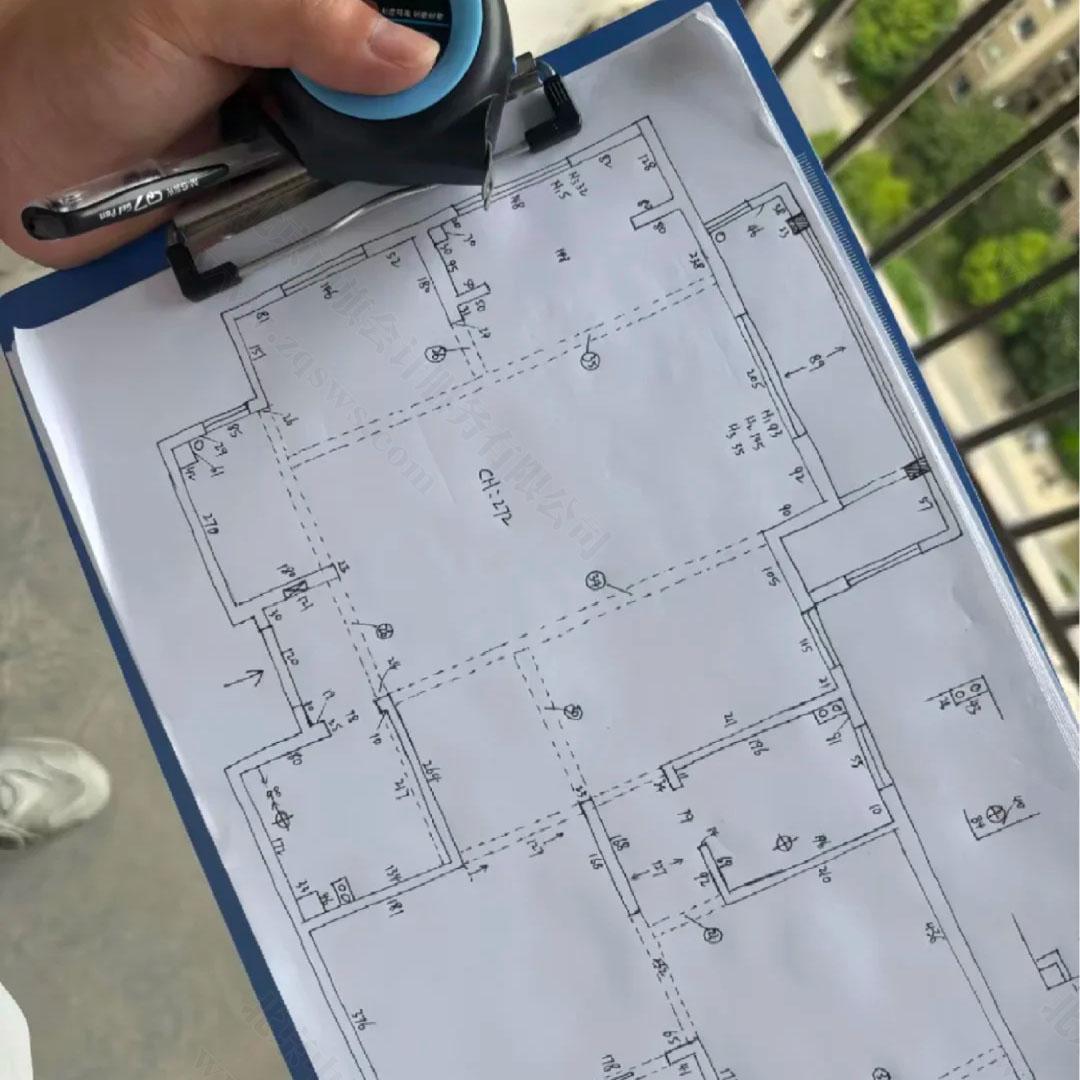 出來給客戶畫圖.jpg 出來給客戶畫圖.jpg