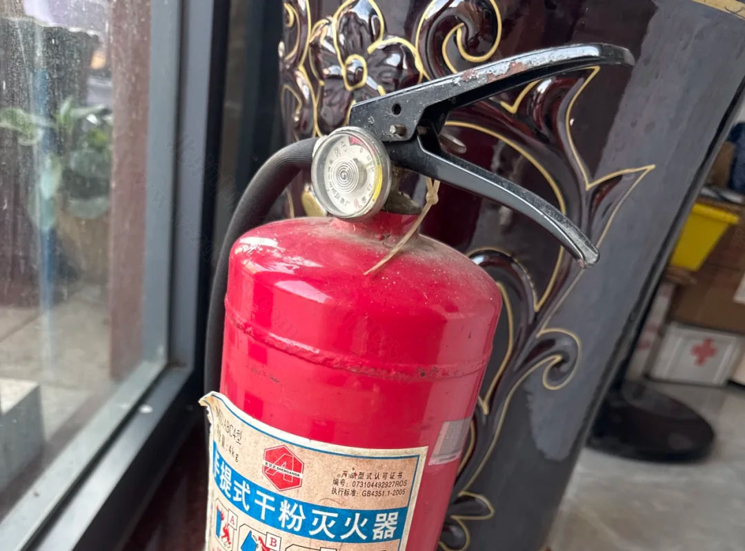 舊的滅火器不要扔，可以回收.jpg