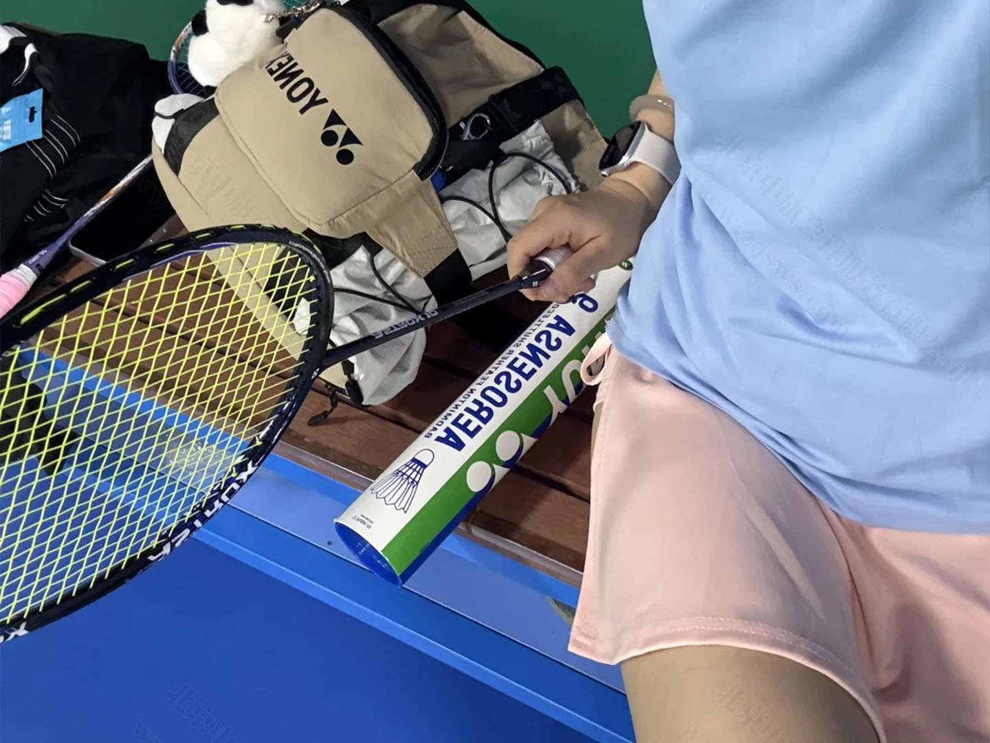 上周末和朋友去打的羽毛球.jpg 上周末和朋友去打的羽毛球.jpg