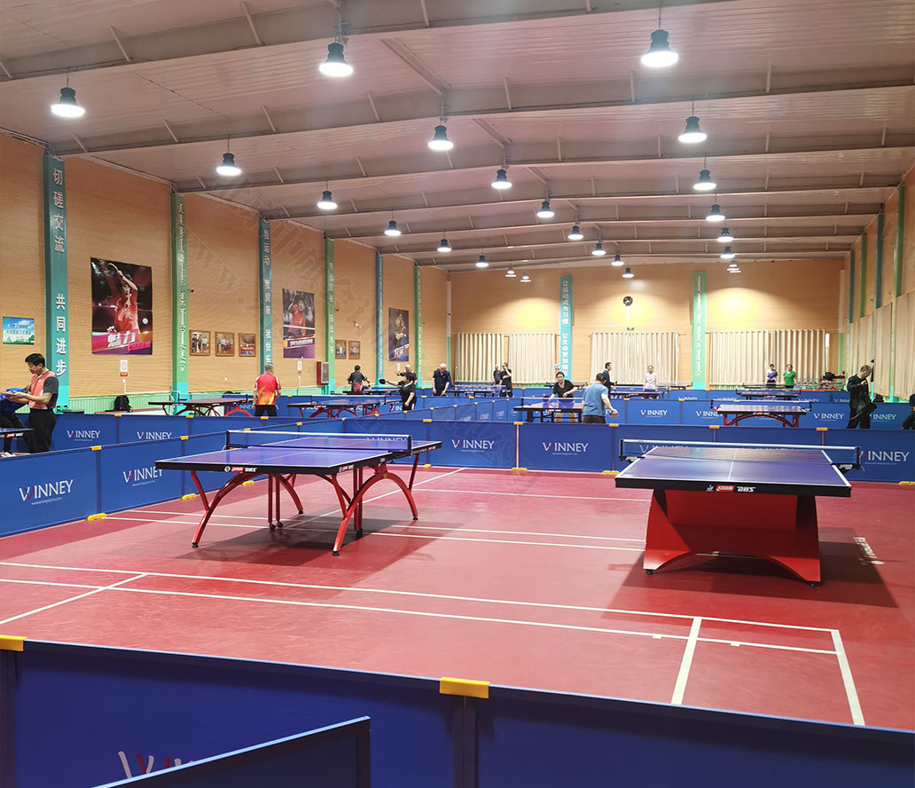我們樓下開(kāi)的乒乓球館.jpg 我們樓下開(kāi)的乒乓球館.jpg