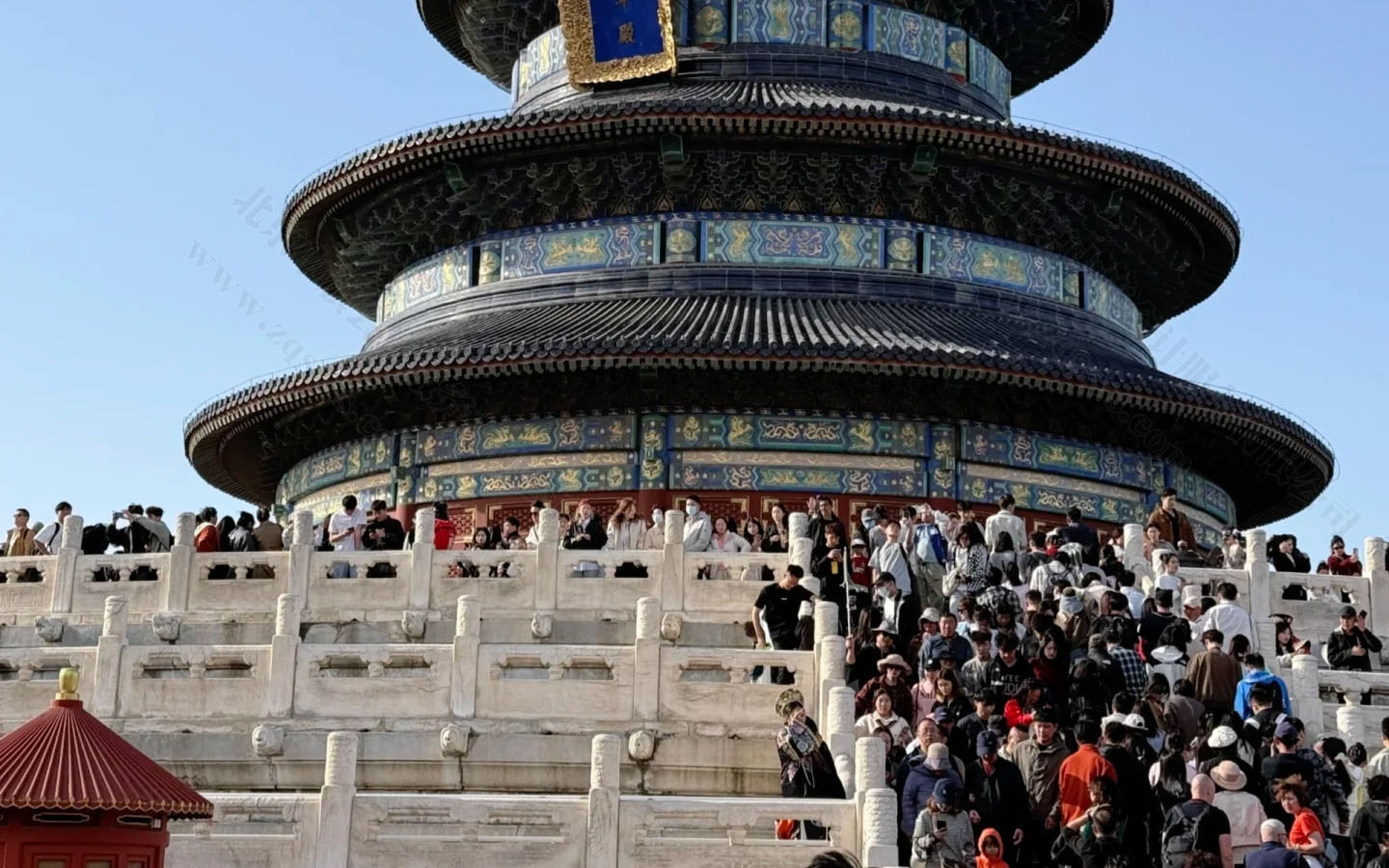 北京各大景點(diǎn)假期基本都是爆滿的.jpg 北京各大景點(diǎn)假期基本都是爆滿的.jpg