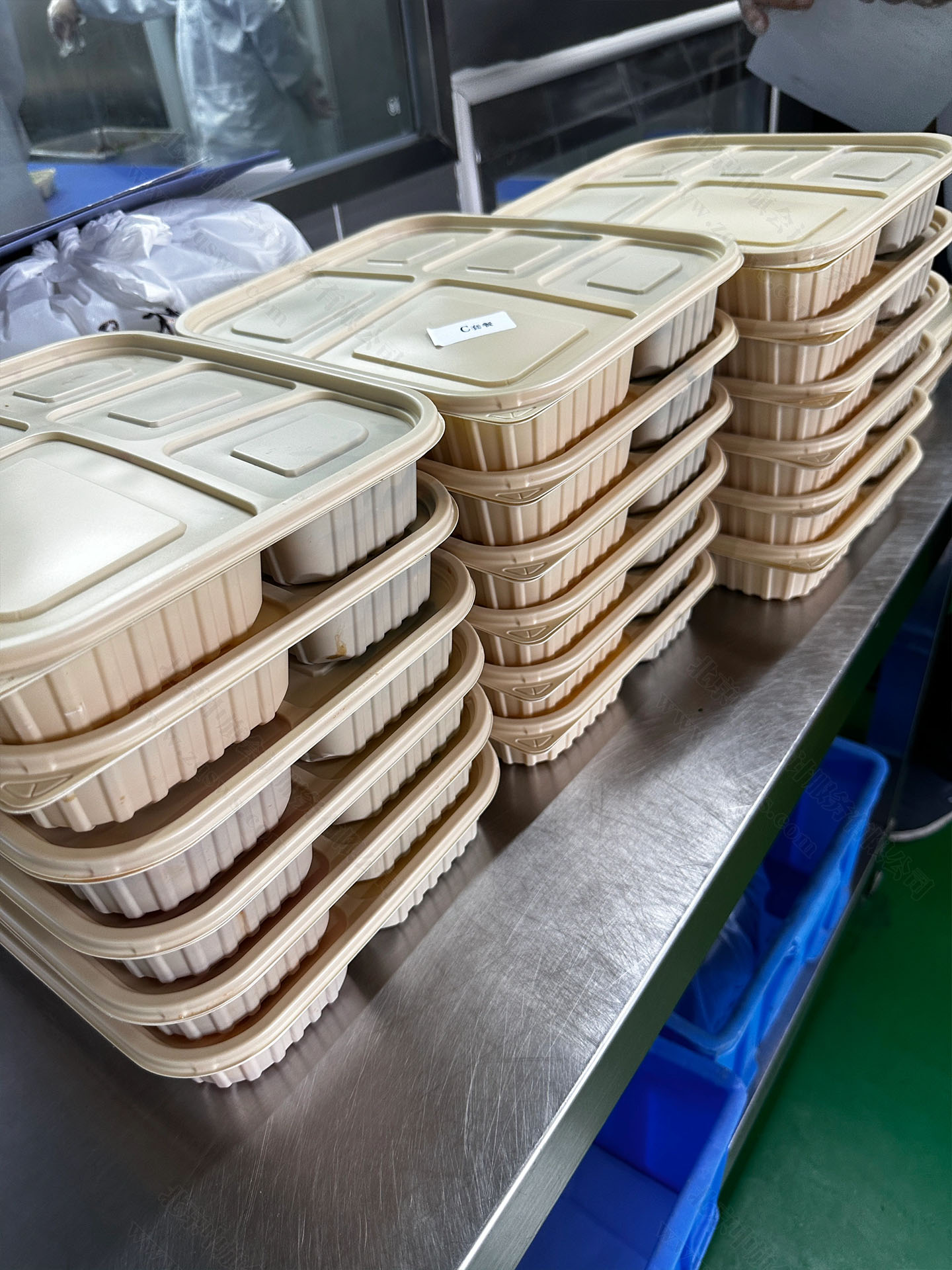 已經(jīng)打包好的快餐.jpg 已經(jīng)打包好的快餐.jpg