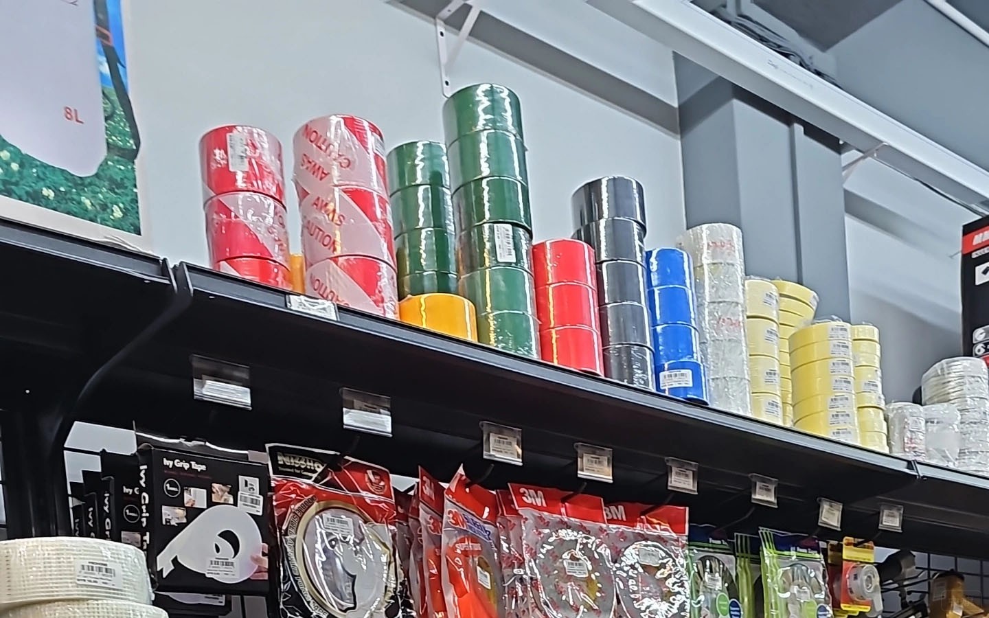 五金雜貨賣的膠帶.jpg