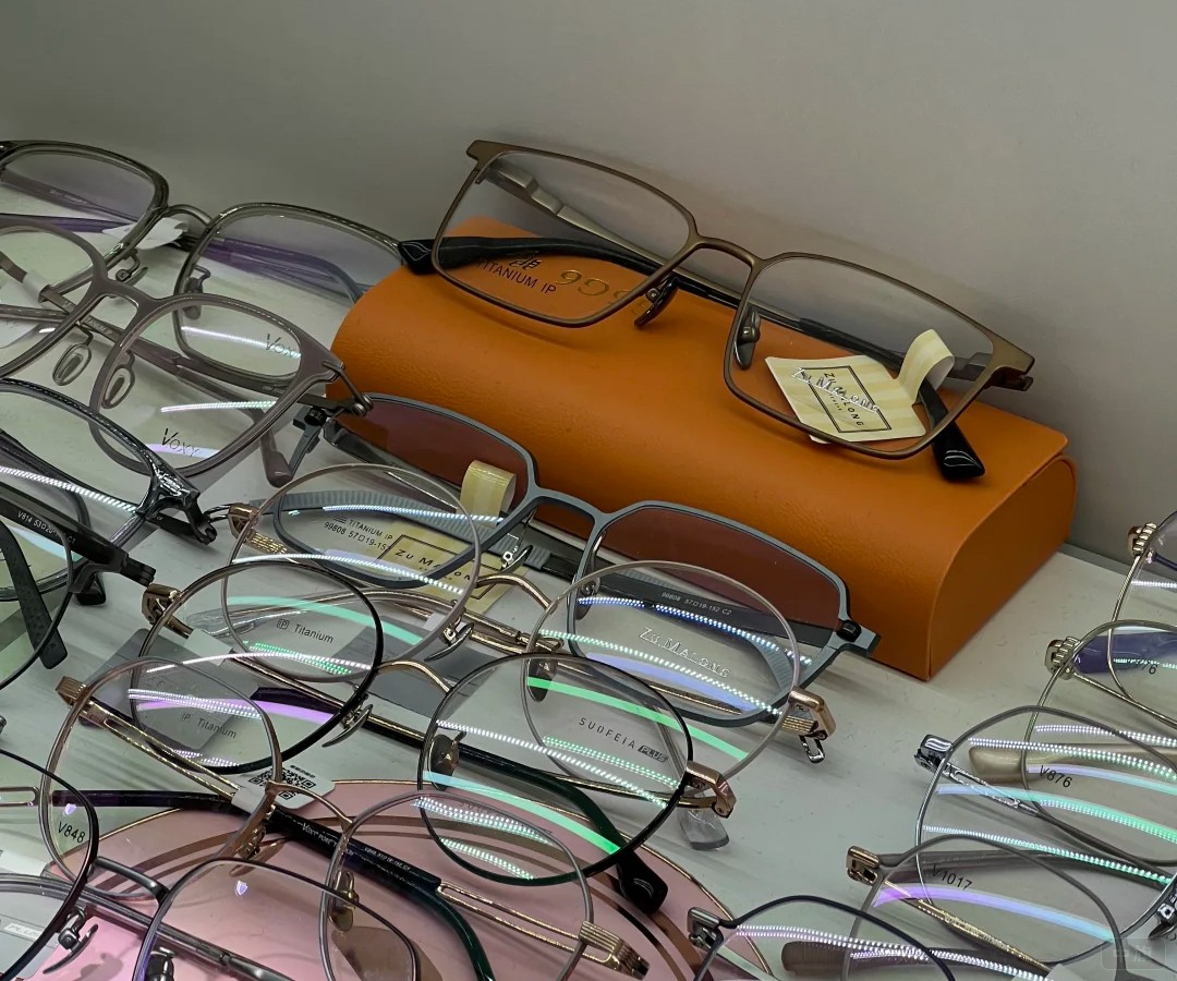 眼鏡店不是亂賣的.jpg