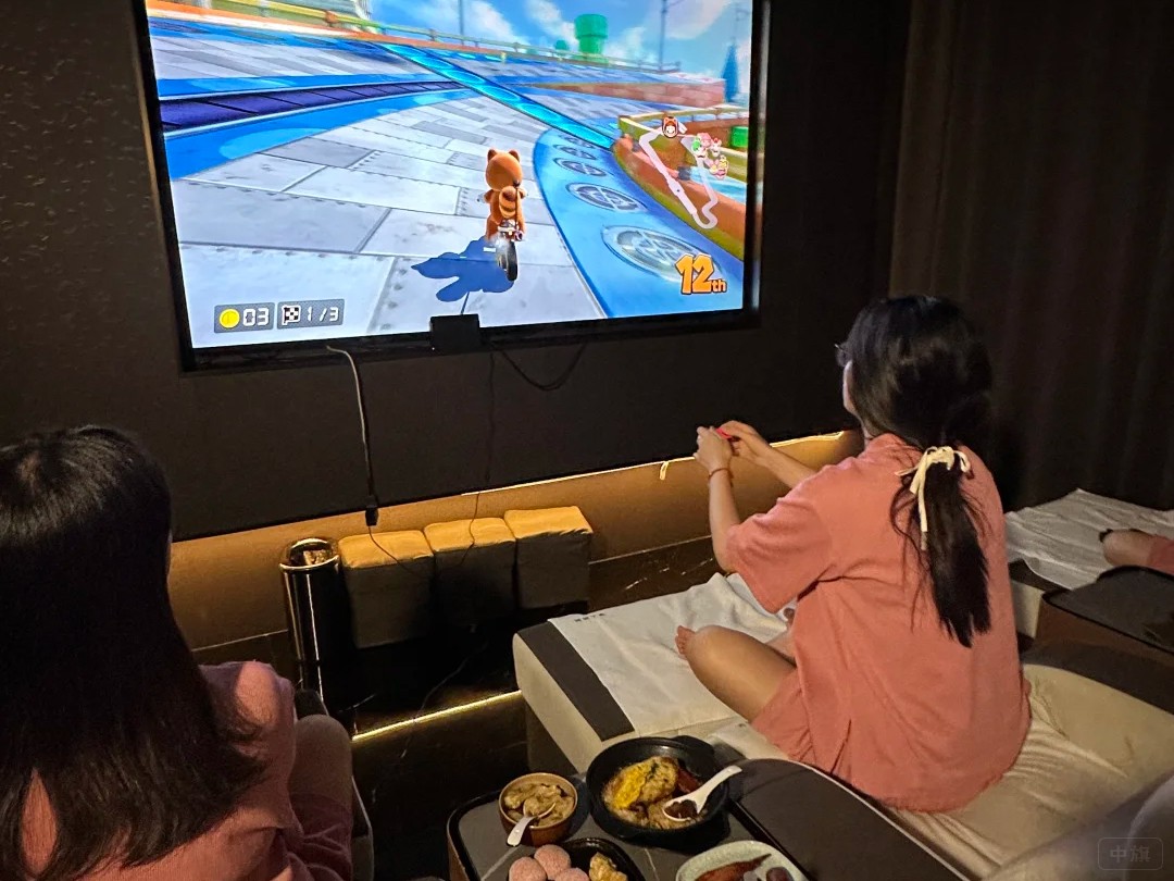 做完足浴開始玩游戲.jpg 做完足浴開始玩游戲.jpg