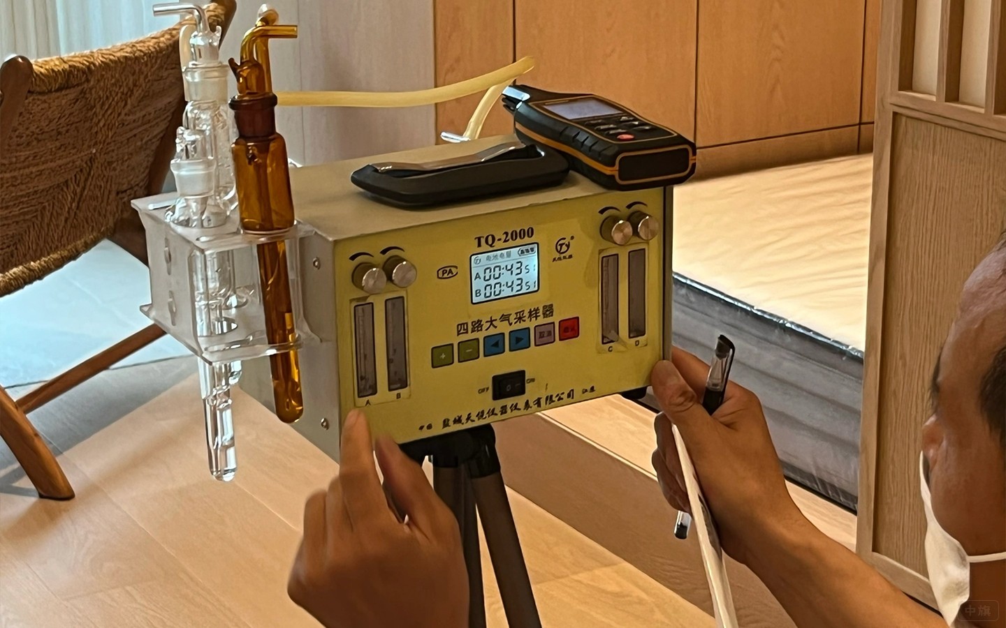 繼續(xù)檢測室內(nèi)甲醛.jpg