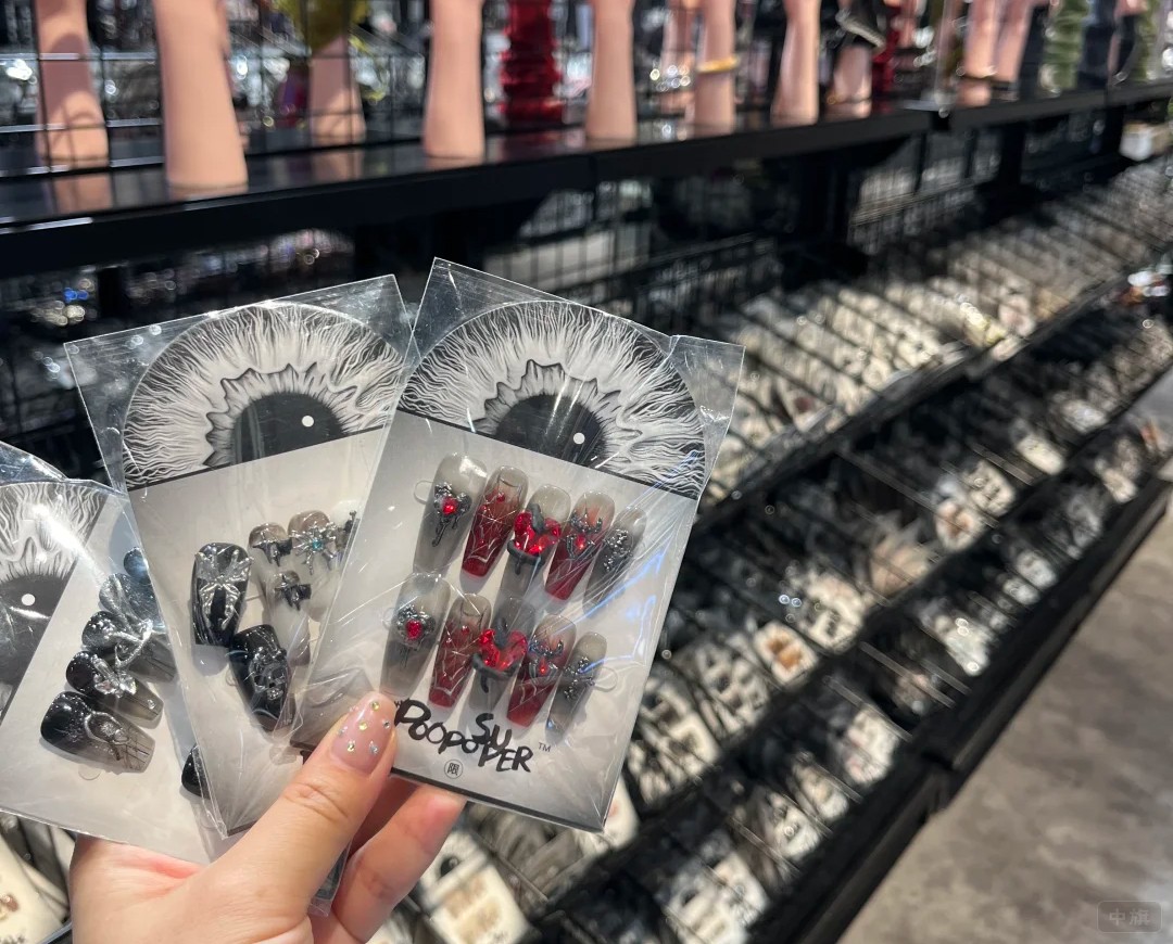 他家這里賣的美甲還是挺多的.jpg