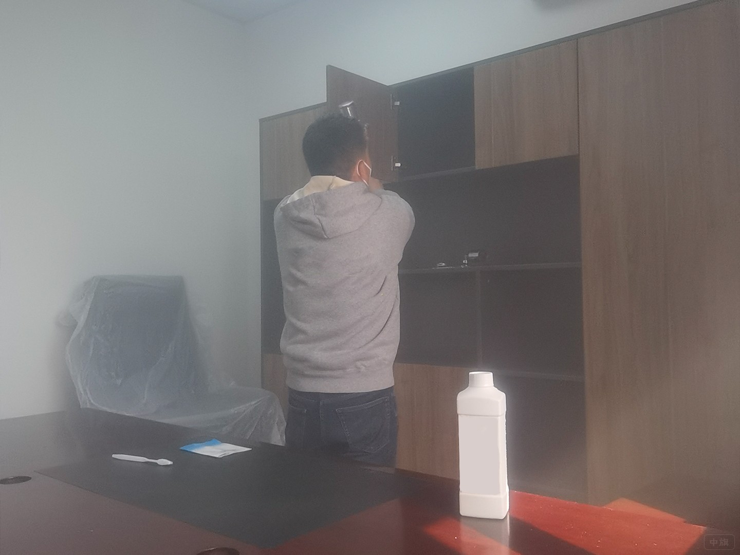 除甲醛簡(jiǎn)單的設(shè)備加藥劑即可