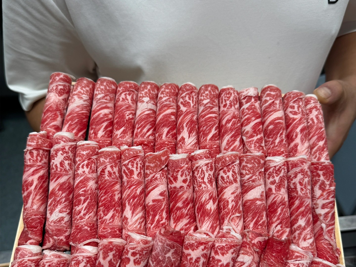 火鍋食材批發(fā)店里的羊肉非常新鮮 火鍋食材批發(fā)店里的羊肉非常新鮮