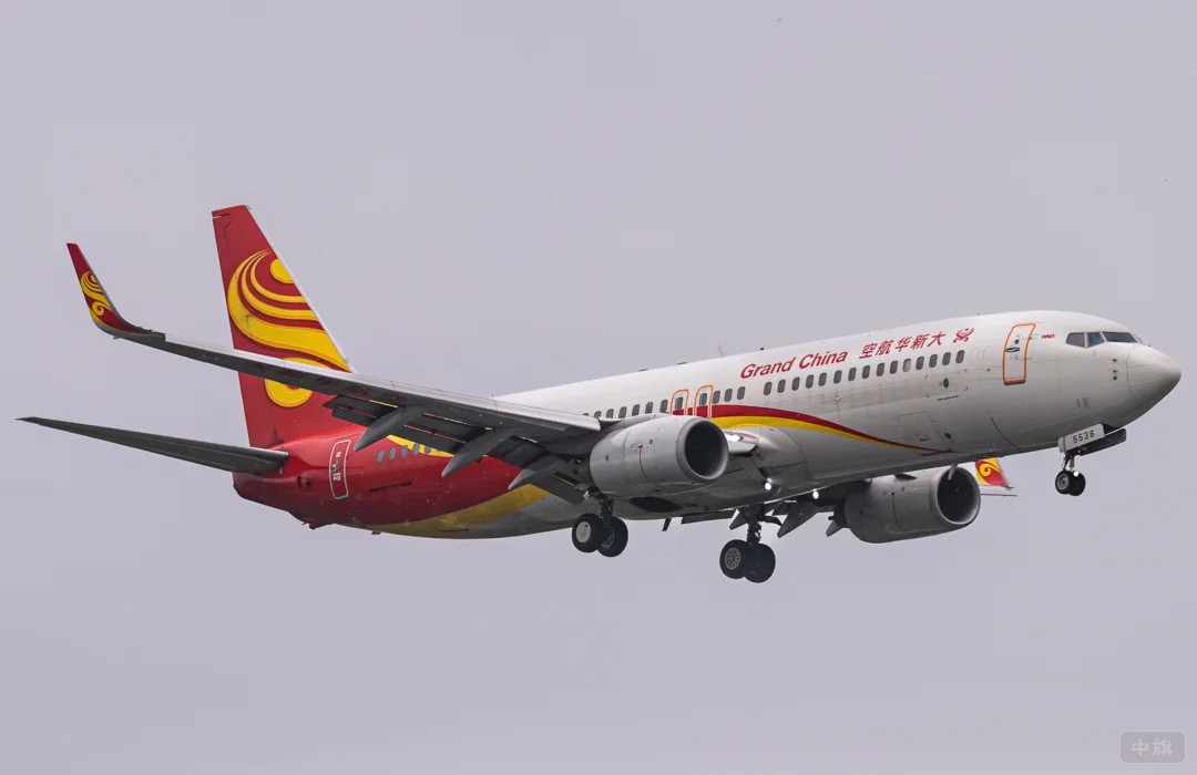 天上飛的飛機(jī)