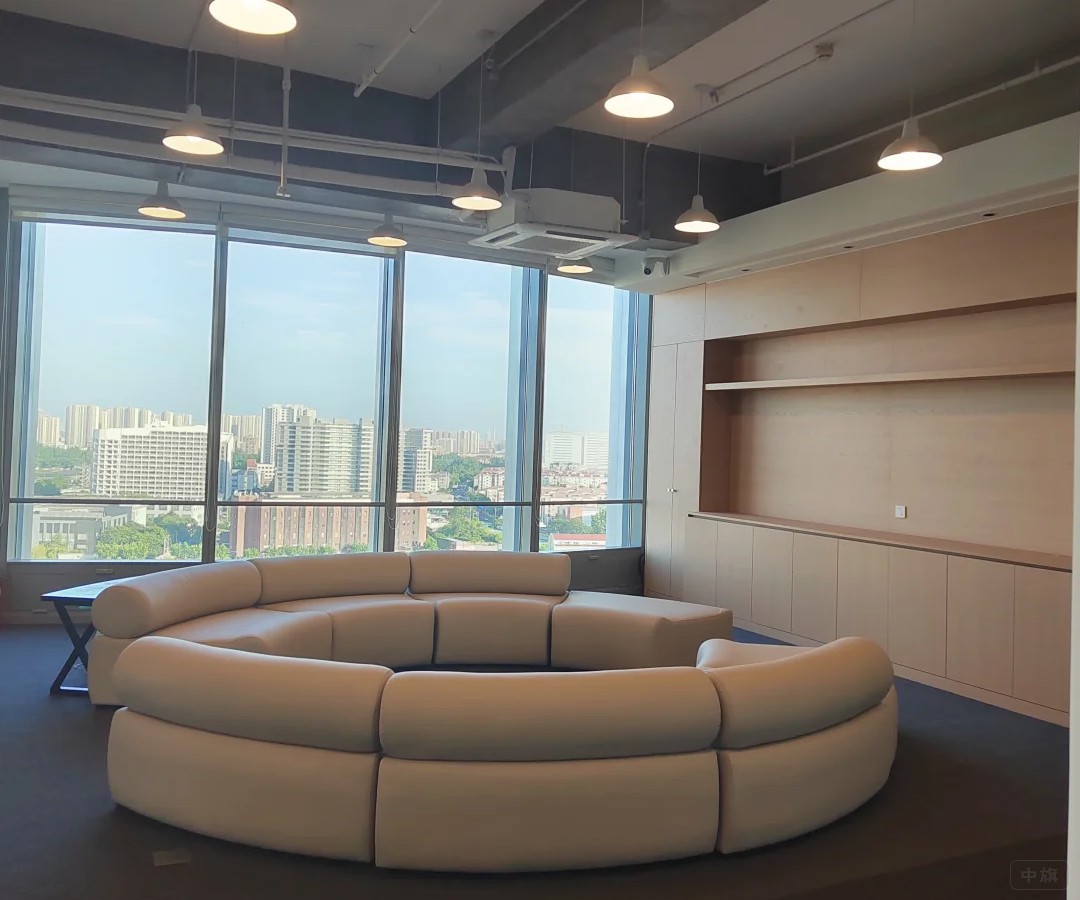 這里是會(huì)客區(qū)，可以接待學(xué)生和學(xué)生家長(zhǎng)