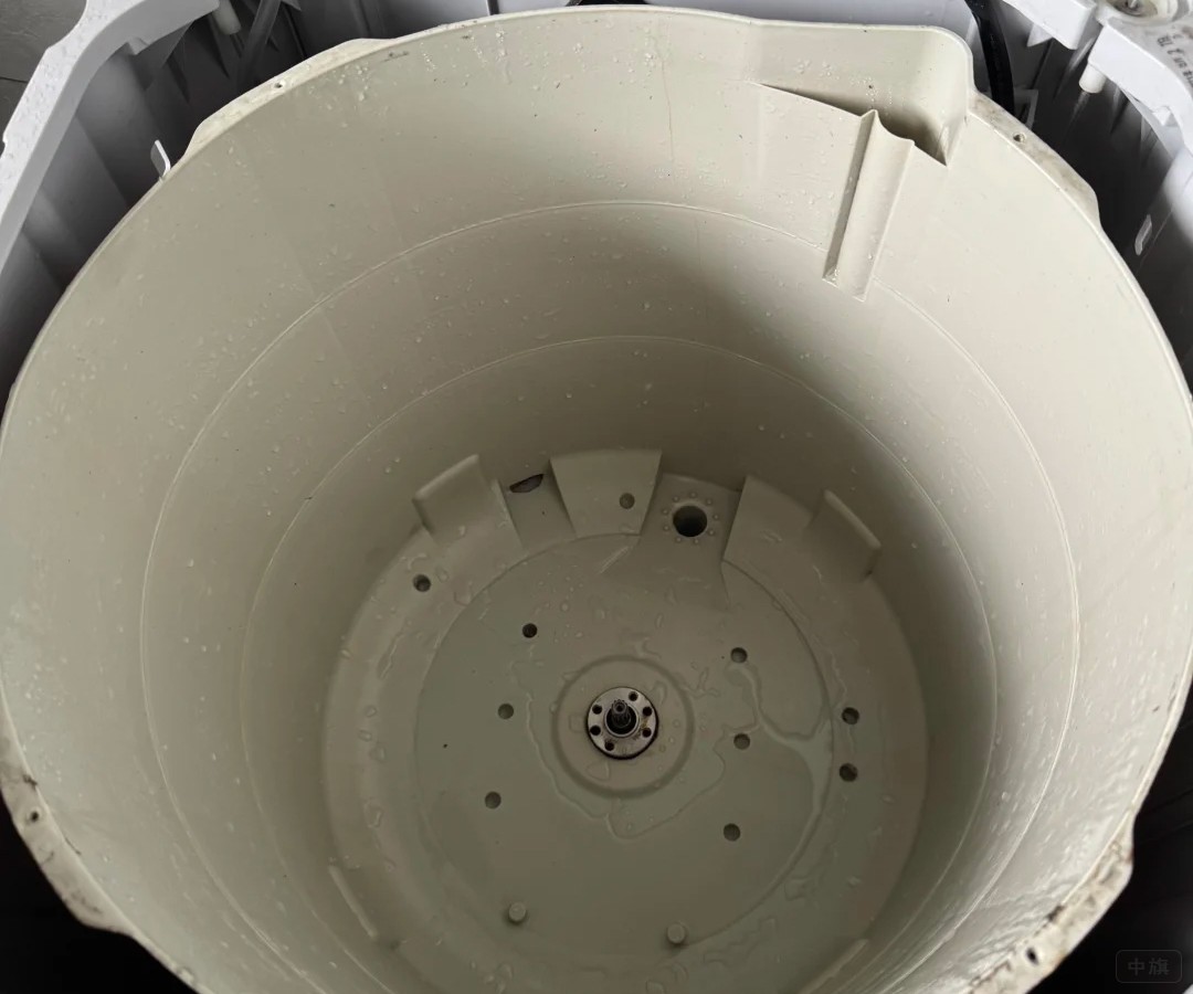 專業(yè)的清洗師傅干的就是干凈，這是清洗完之后的滾筒