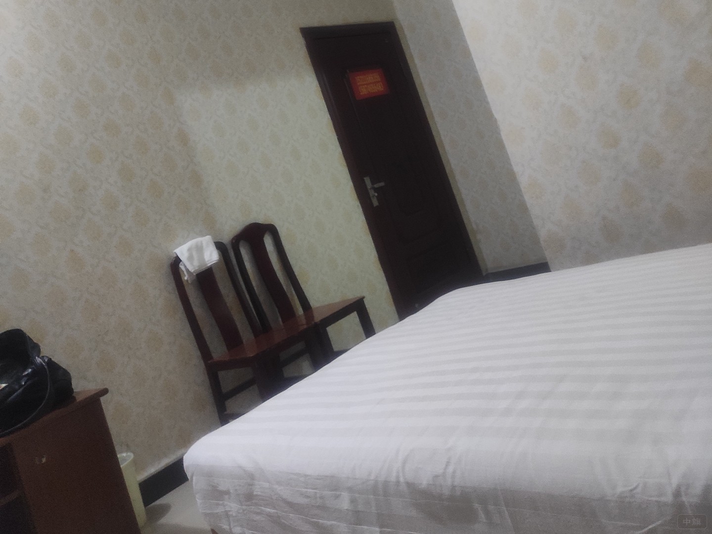 進(jìn)屋就是一張床其它的都沒有，房費(fèi)150
