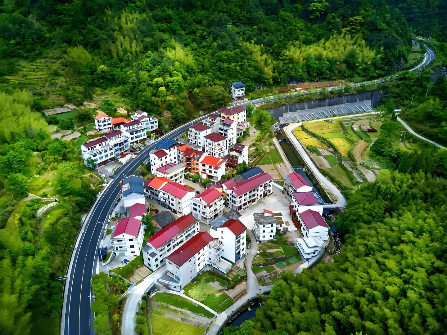 現(xiàn)代化新農村 現(xiàn)代化新農村