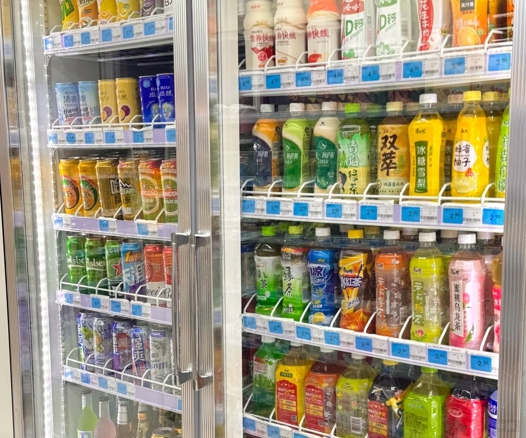 我們在超市常買的飲料也屬于預(yù)包裝食品的范圍