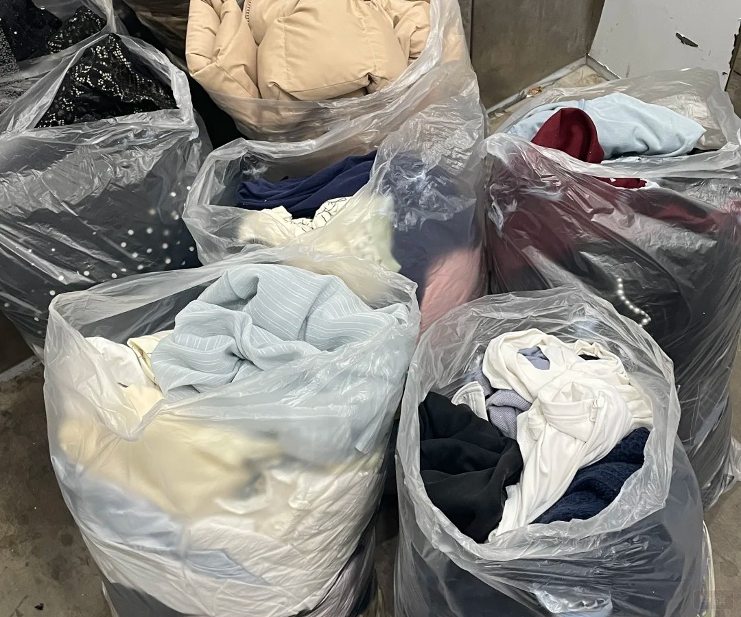 最簡單的例子就是舊衣服回收