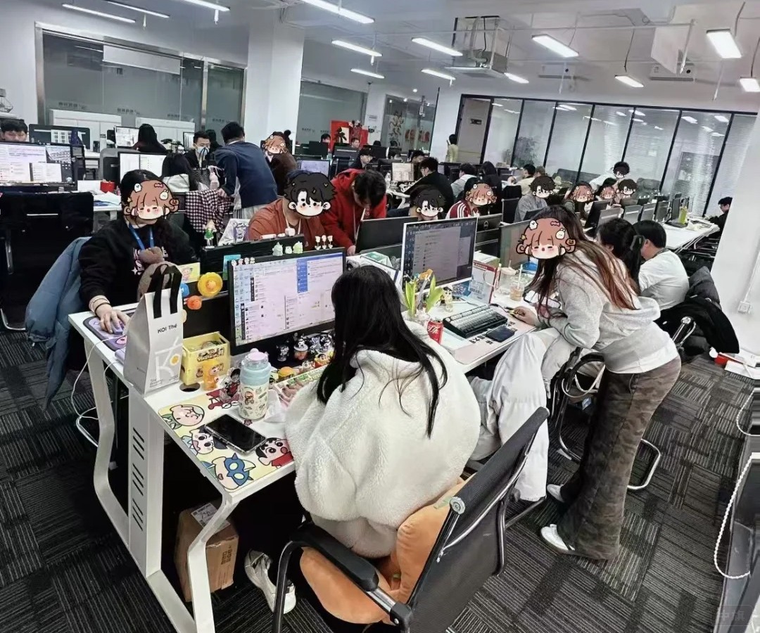 資質代辦公司早就不是跑腿了，這是我們公司的內(nèi)部人員