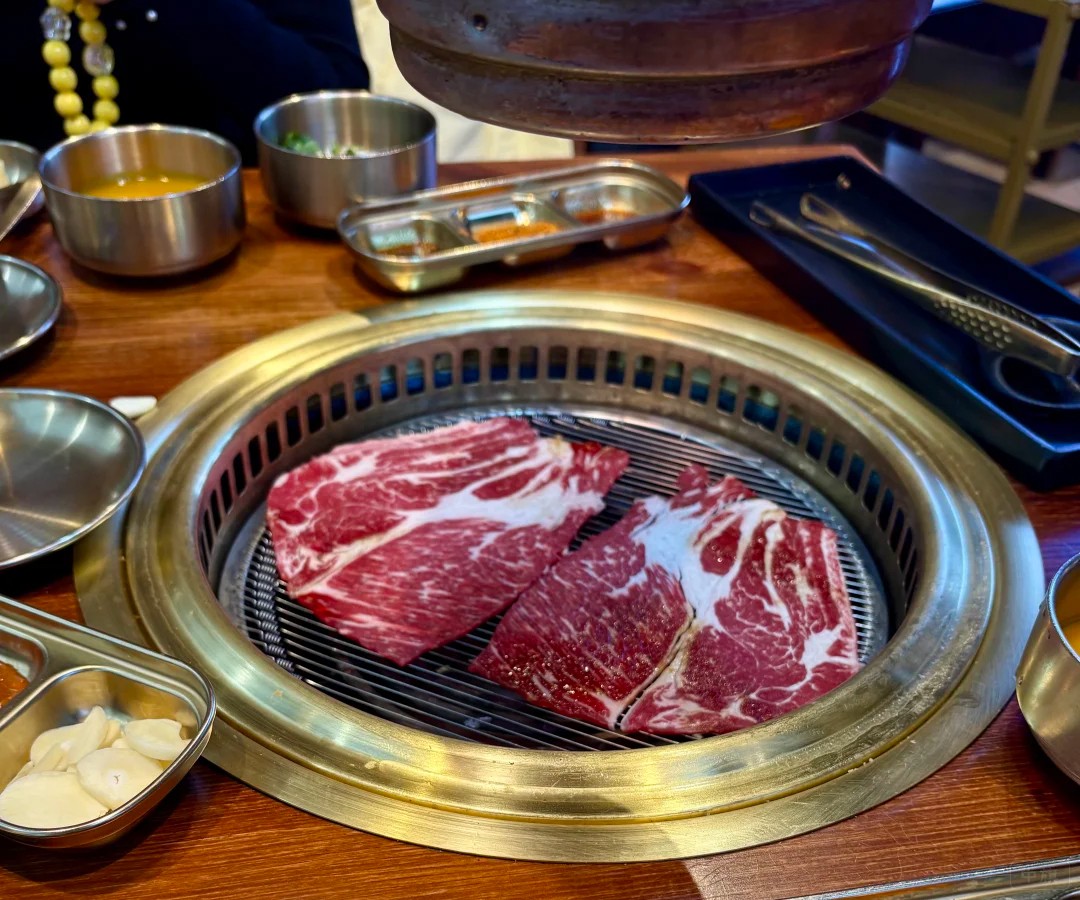 昨天去她家吃了一頓烤肉，非常好吃